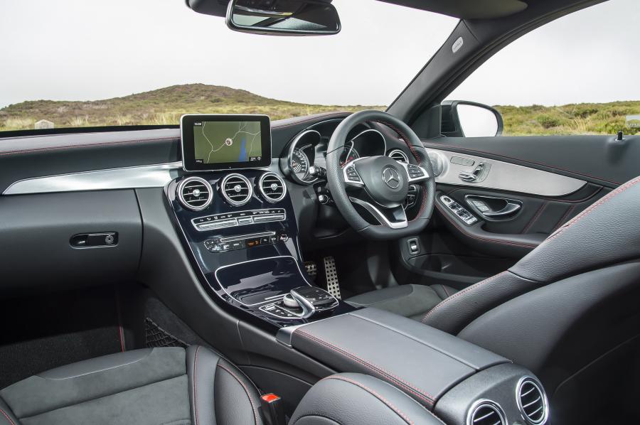 Интерьер Mercedes-AMG C43 4Matic Estate 2016 года  (UK) (фото 7 из 30)